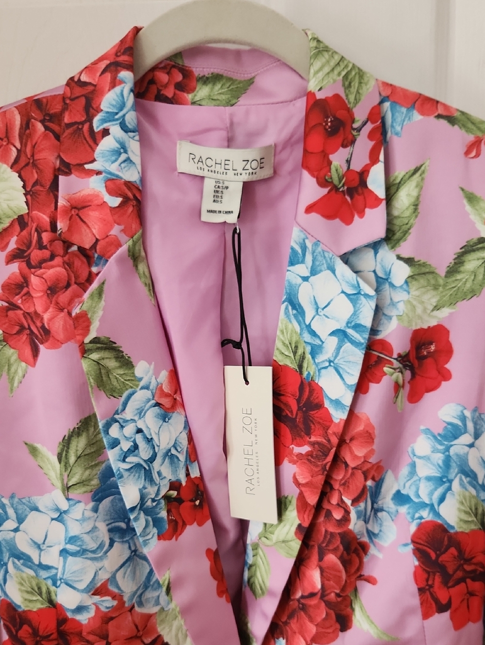 Beautiful Pink Floral Blazer - Picture 2 of 8